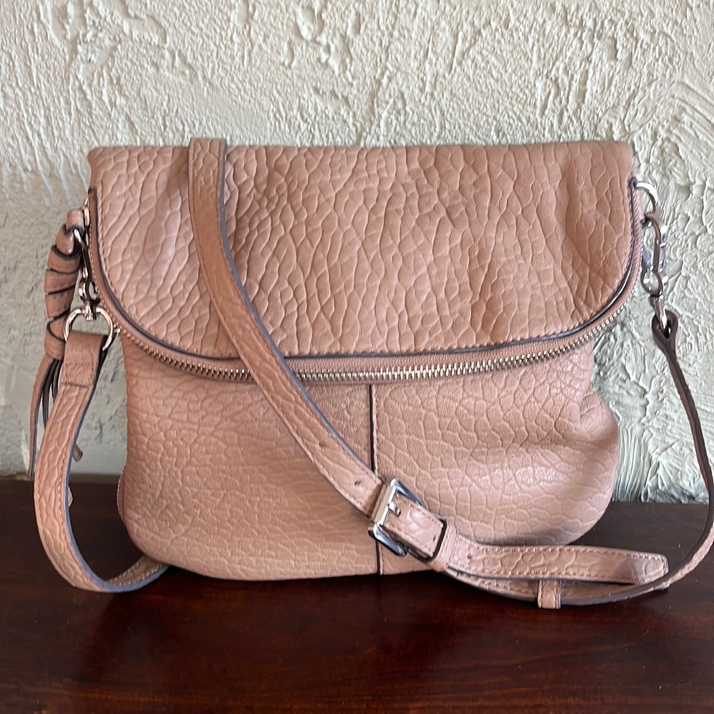 Vince Camuto Crossbody bag in the color cashmere. Large pebbled leather.